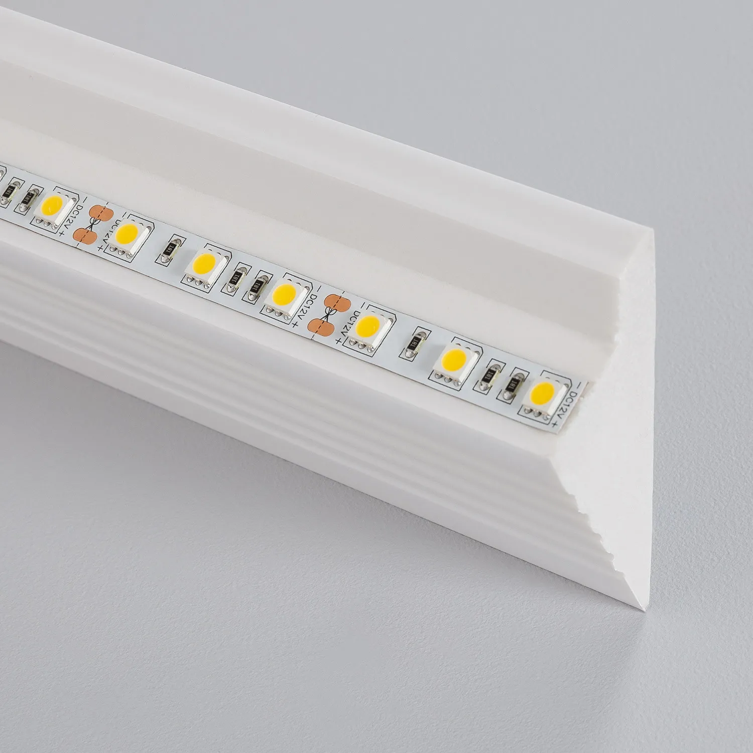 Moulure Diagonale Modern 2m pour Ruban LED - Led : Fournisseur